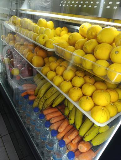 عکس بستنی فروشی حاج علی