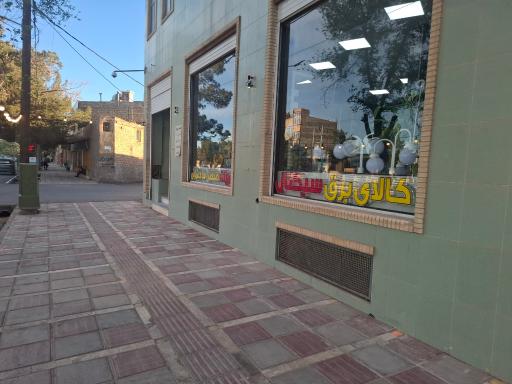 عکس فروشگاه کالای برق سیگنال