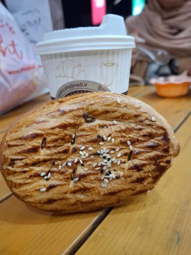 عکس نان و شیرینی فروردین