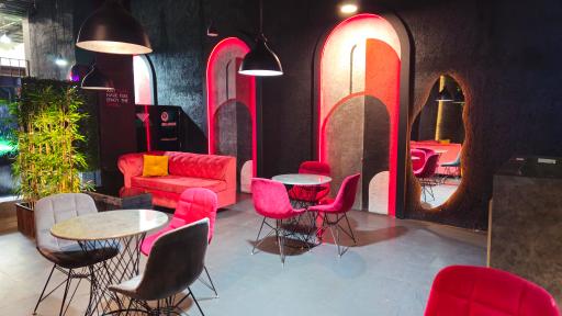 عکس کافه بیلیارد میم