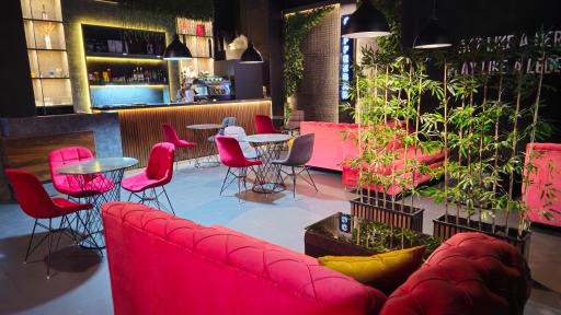 عکس کافه بیلیارد میم