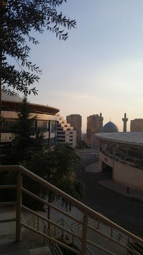 عکس دانشگاه آزاد اسلامی واحد تهران مرکزی (مجتمع سپهبد شهید حاج قاسم سلیمانی)