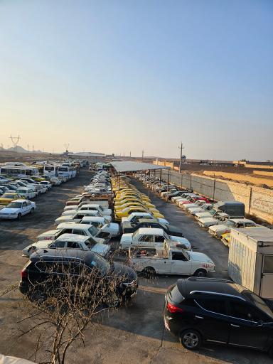 عکس انبار و عمده فروشی قطعات استوک و اسقاط خودروی فرسوده