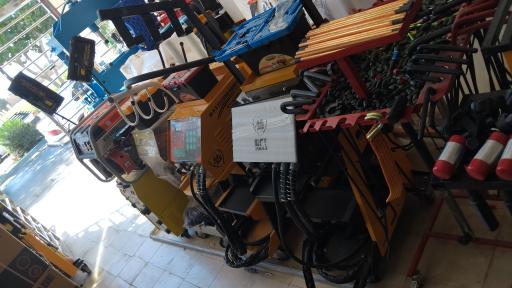 عکس ابزار فروشی زنده رود