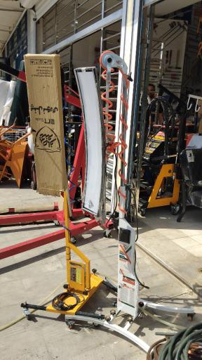 عکس ابزار فروشی زنده رود