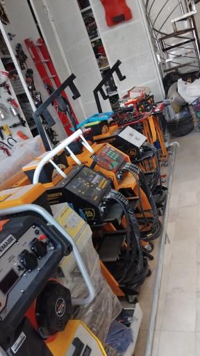 عکس ابزار فروشی زنده رود