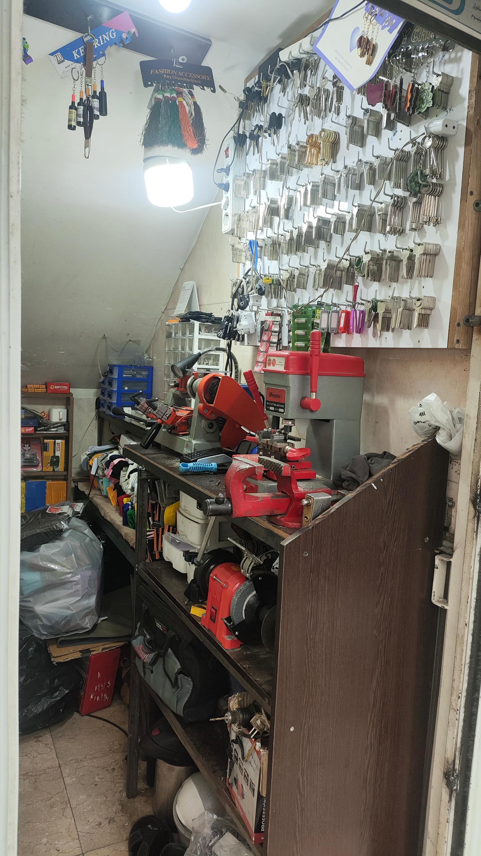 عکس کلید سازی امیر