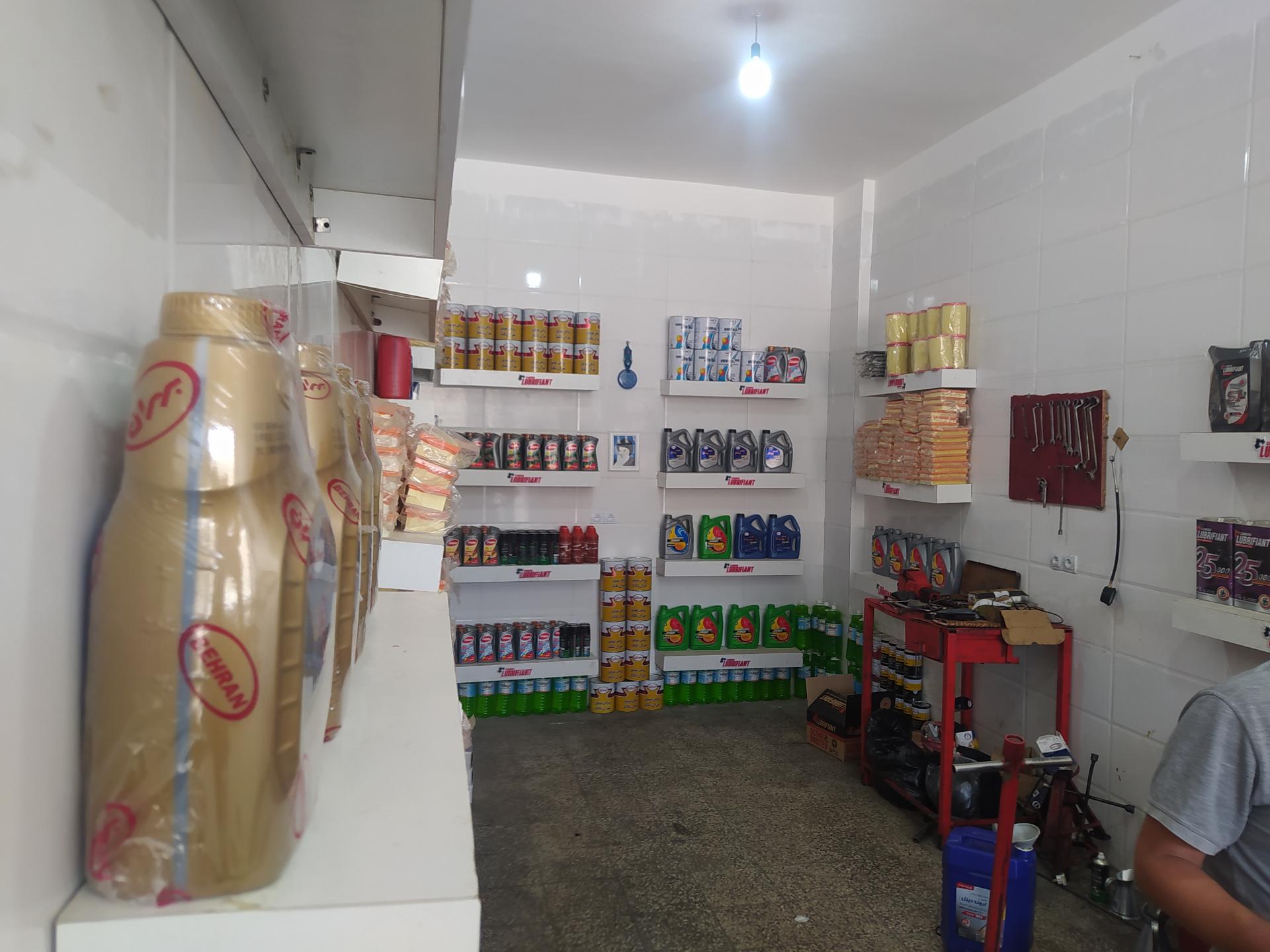 عکس تعویض روغنی و پنچرگیری امیر