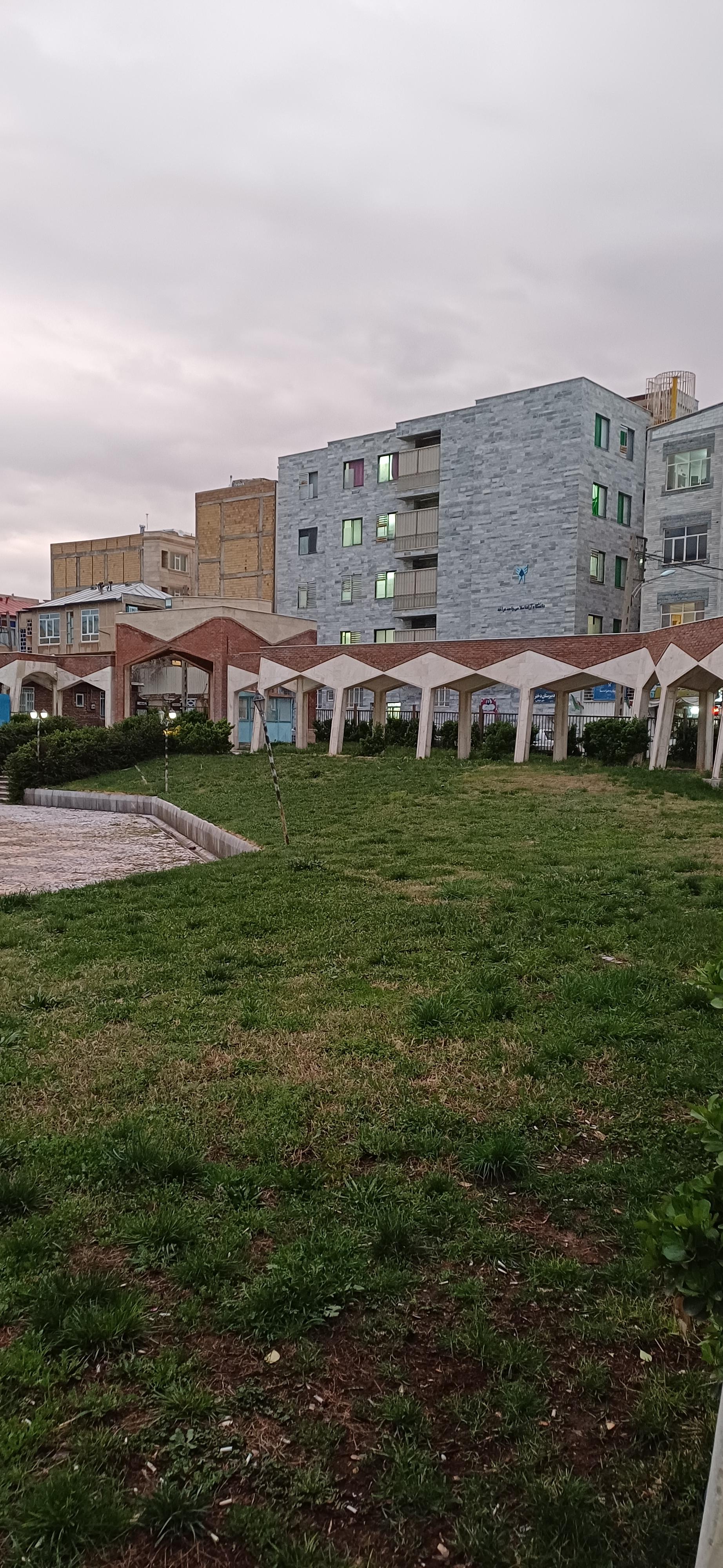 عکس برج مدور