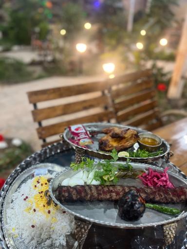 عکس رستوران استوایی خلیج فیروزه