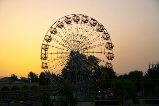 عکس شهربازی لاله