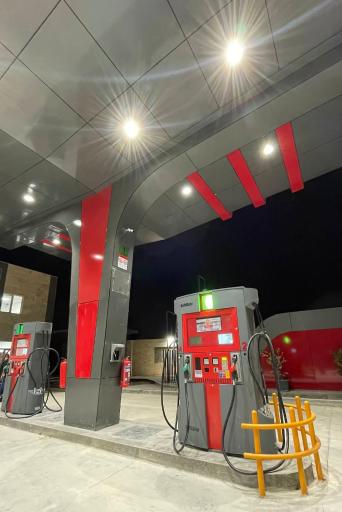 جایگاه بنزین صادقی