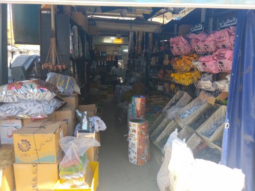 میدان دروازه اصفهان به سمت بازار وکیل گاراژ سعدی دهقان