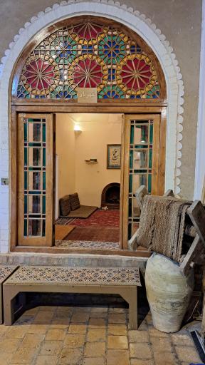 رستوران شبهای کویر