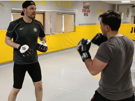 عکس سالن ورزشی لاله