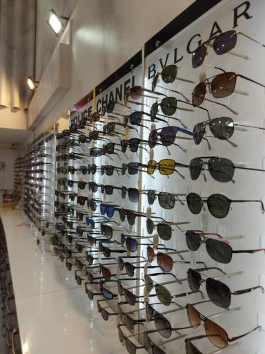 عکس فروشگاه عینک طاها