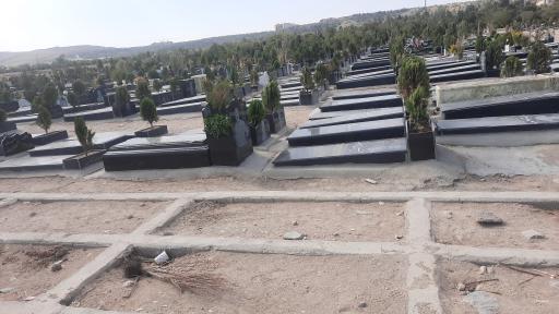 بلوک ۱۰۵ارامستان وادی رحمت