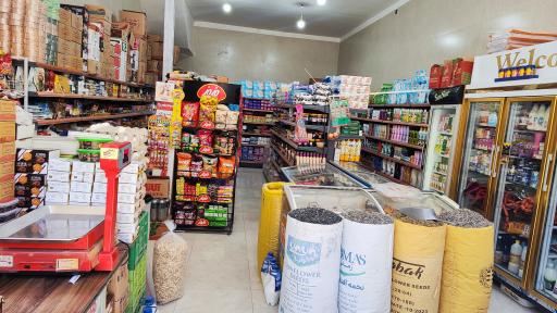 عکس فروشگاه موادغذایی ارزانی 