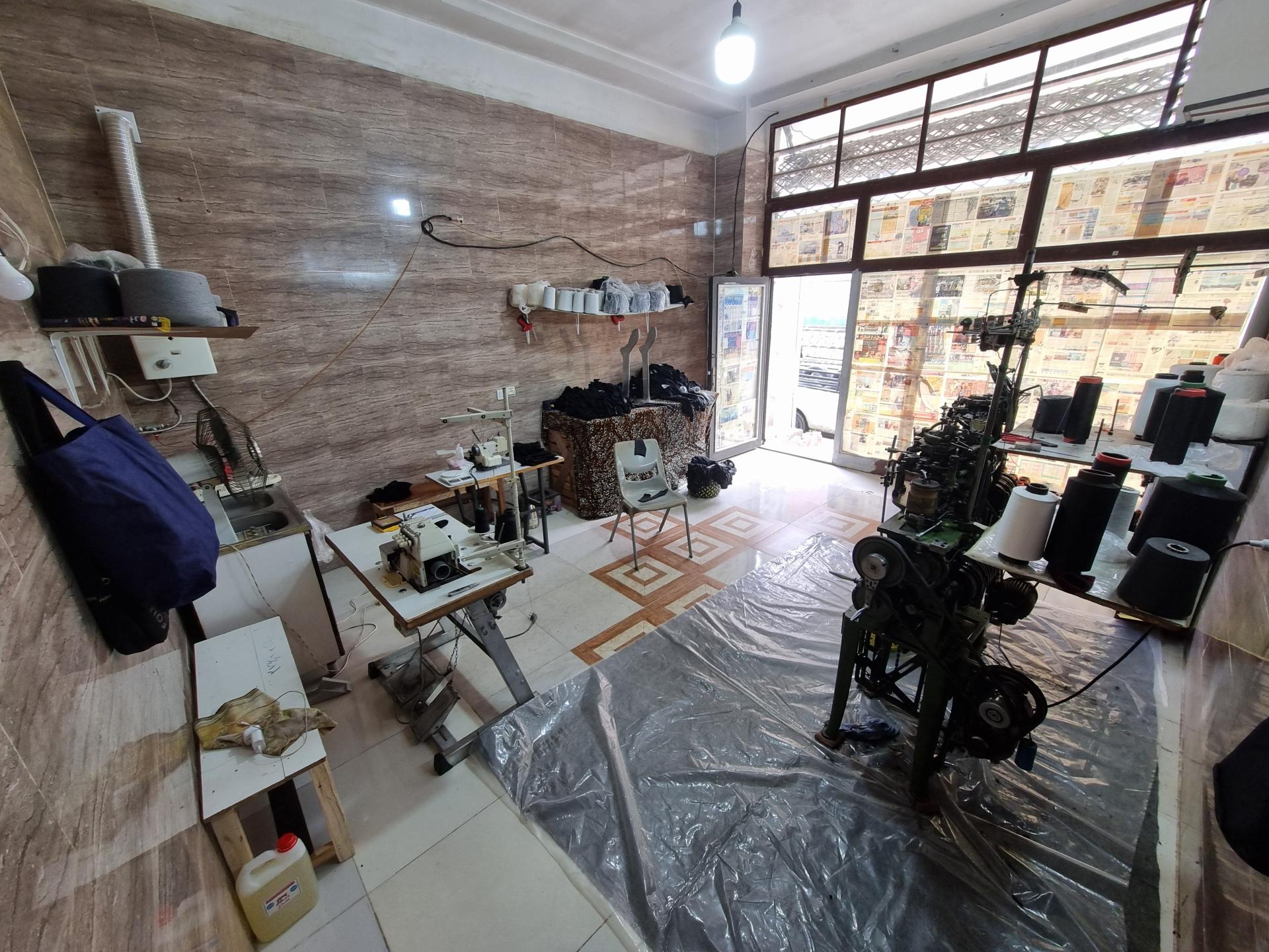 عکس کارگاه جوراب بافی