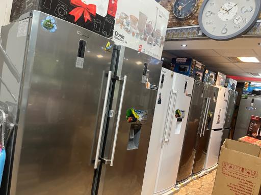 عکس فروشگاه لوازم خانگی آرت‌لند