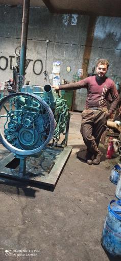 عکس تعمیرگاه وولو تراکس