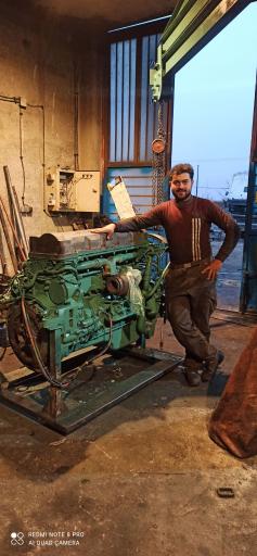 عکس تعمیرگاه وولو تراکس