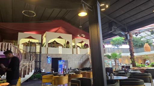 عکس  رستوران کوکونا