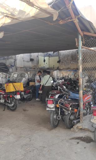 عکس پارکینگ موتورسیکلت تختی