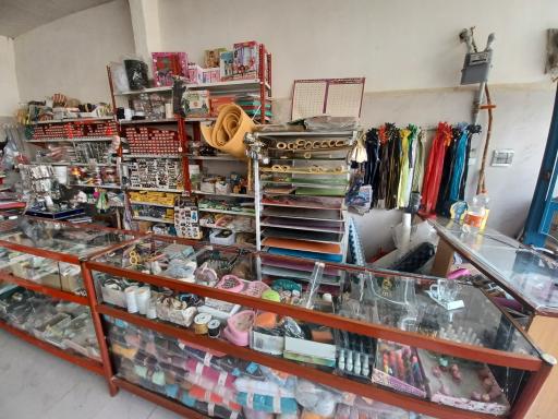 عکس فروشگاه خرازی و لوازم التحریر تک