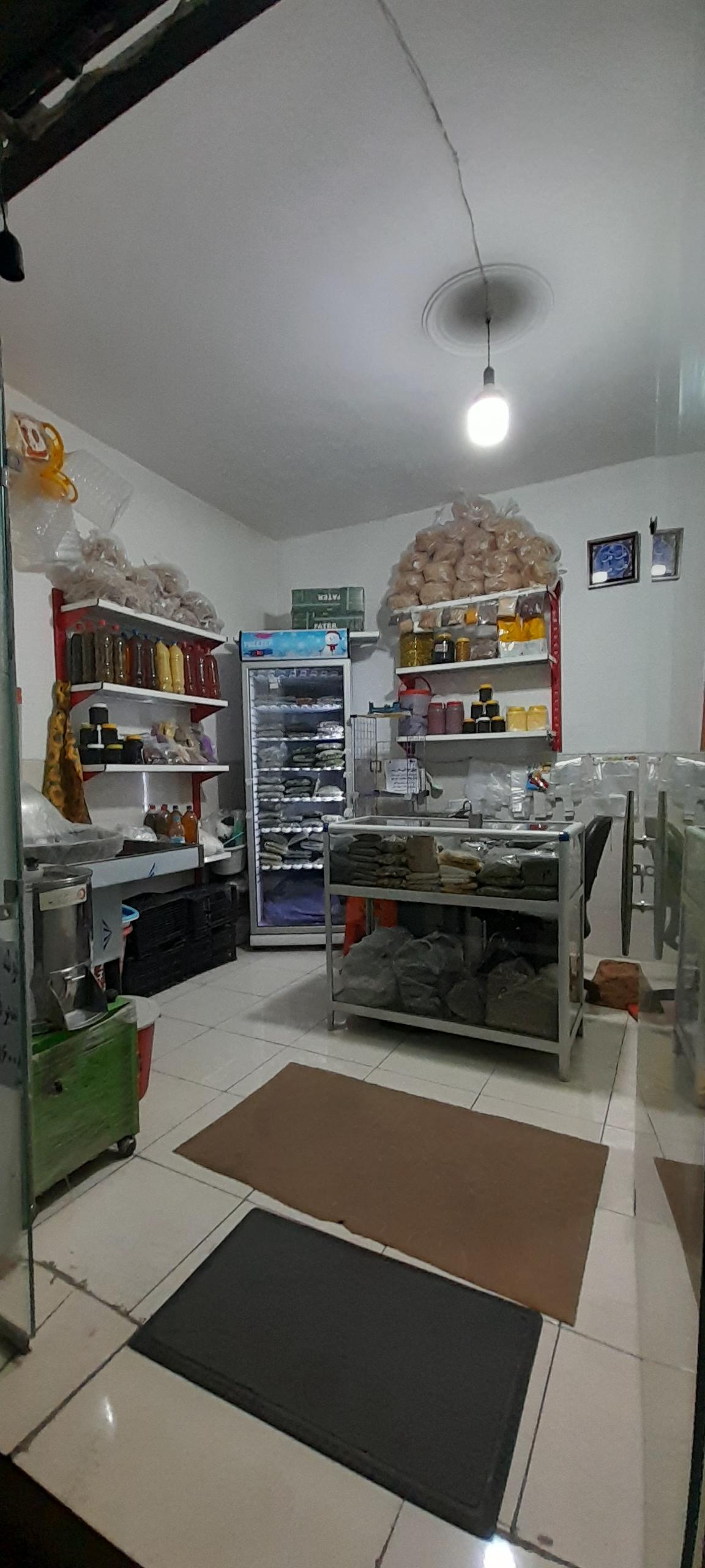 عکس سبزی خردکنی مادر و پسر