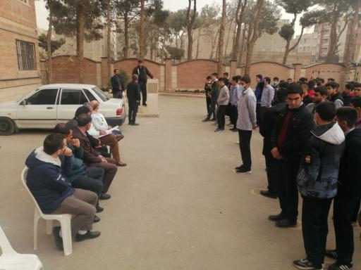 دبیرستان نمونه دولتی ابوتراب (گل نراقی 3)