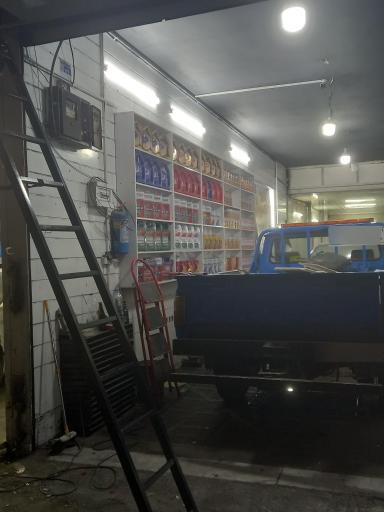 تعمیرگاه اتومبیل میلاد