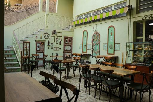 عکس دکان نانوا باشی