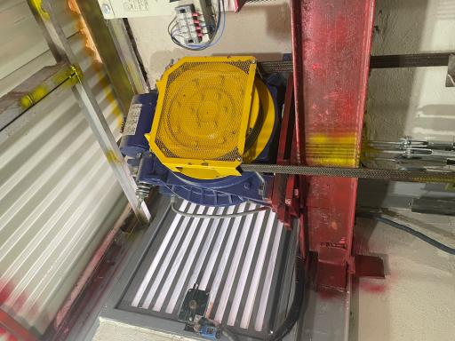 عکس آسانسور آسان رسان آسمان