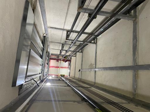 عکس آسانسور آسان رسان آسمان