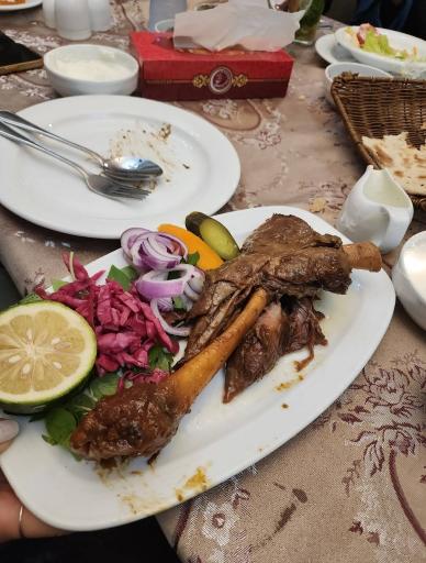 رستوران مهستان شاندیز