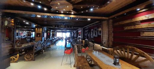 عکس رستوران سنتی حاج رضا