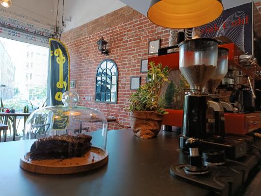 عکس کافی‌شاپ سین شین