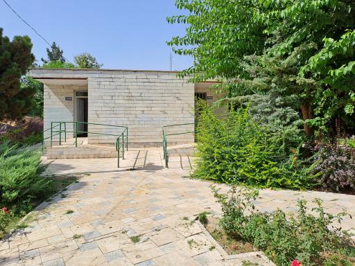 عکس سرویس بهداشتی در حال بازسازی