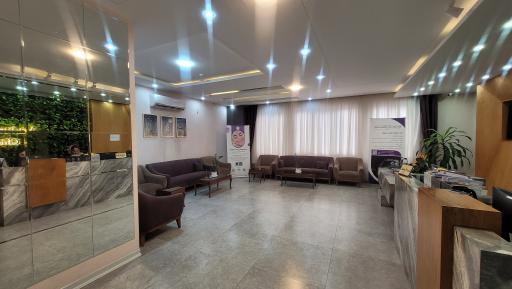 عکس کلینیک پوست و مو آفرینش