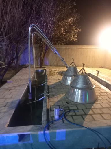 عکس سفره خانه و گلابگیری سنتی میراث