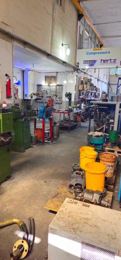 عکس تعمیرات تخصصی کمپرسورهای اسکرو هواسان