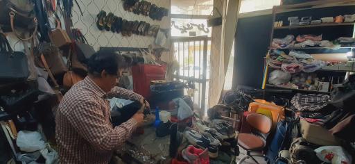 عکس فروشگاه تعمیرات کیف و کفش کاظمی