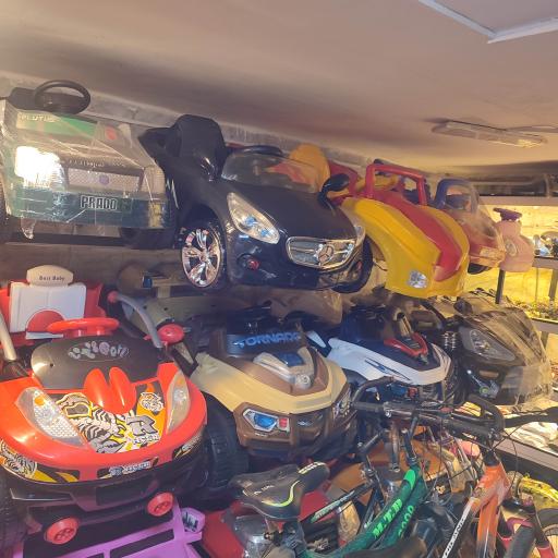 عکس فروشگاه ماشین شارژی و دوچرخه ایلیا 