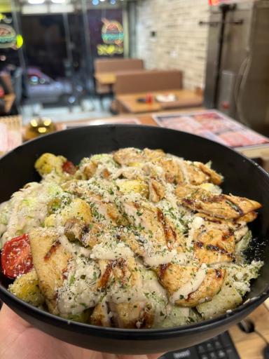 عکس برگر آقاخان