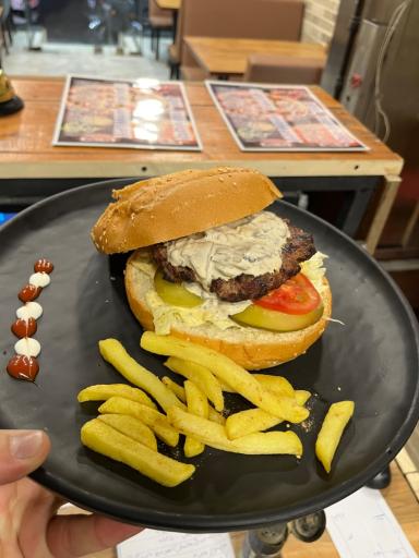 عکس برگر آقاخان