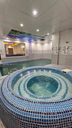 عکس ویلا استخر جکوزی عبادتی