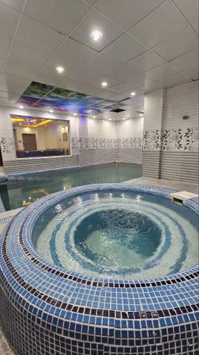 عکس ویلا استخر جکوزی عبادتی