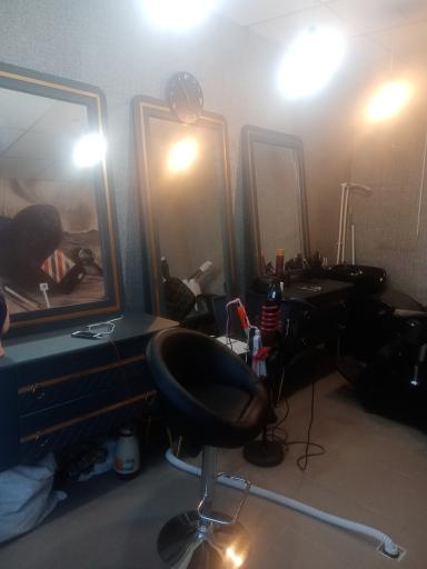 آرایشگاه DM haircut