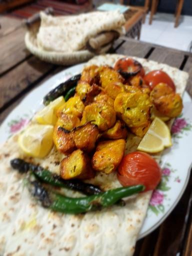 عکس صبحانه و کباب الی